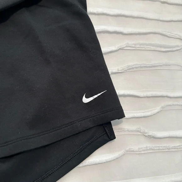 Nike White and Black Long Sleeve Shirts Bundle - Picture 3 of 7